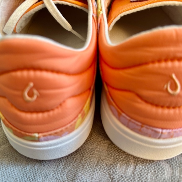 Olukai Print Sneakers - Picture 7 of 7